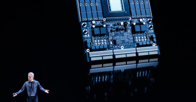 当特朗普考虑向中国出 当特朗普考虑向中国出售先进人工智能芯片时,批评者们发出了强烈的声音
 | news.qlsh.net