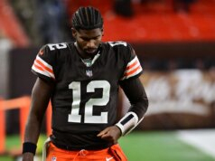 马克克斯·克罗斯比谈论布朗队四分卫沙德·桑德斯:“我们必须让他的生活变得悲惨”
| news.qlsh.net 马克克斯·克罗斯比谈论布朗队四分卫沙德·桑德斯:“我们必须让他的生活变得悲惨”
| news.qlsh.net